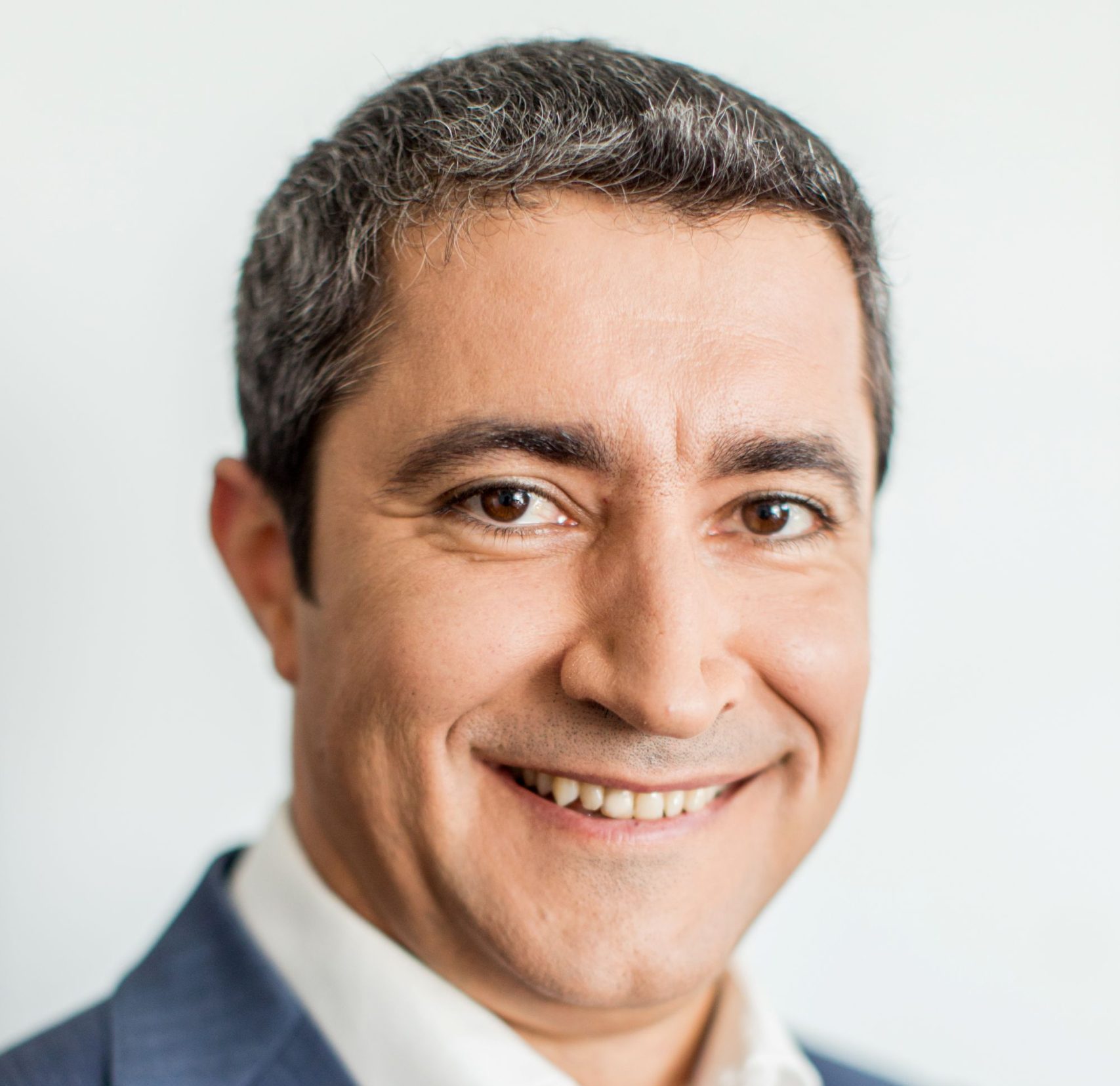 Raiffeisen Bank introduce preaprobarea financiară pentru credite ipotecare direct în aplicația Smart Mobile