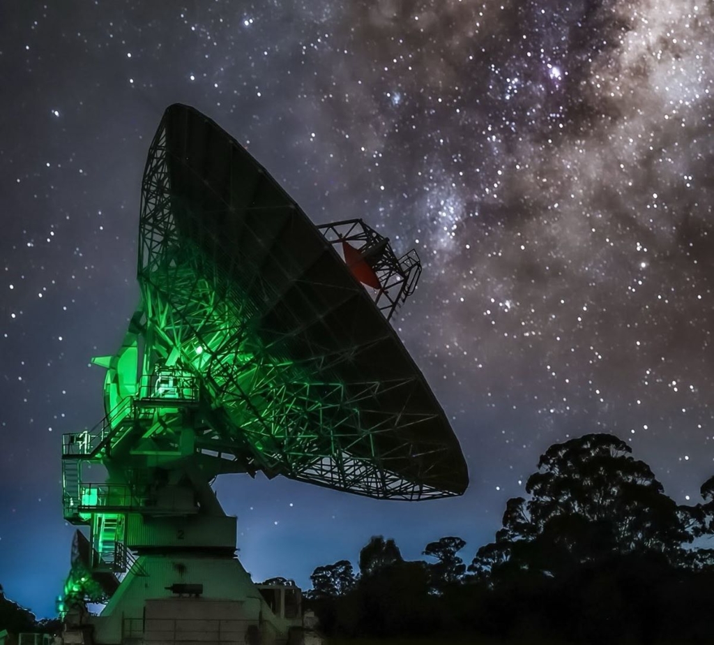 Un semnal radio misterios, detectat din spațiul cosmic, a surprins comunitatea de astronomi