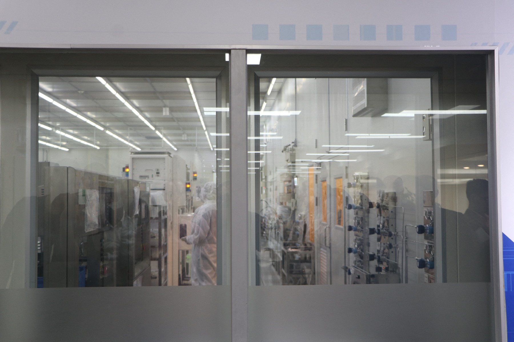 TSMC raportează profit record impulsionat de inteligența artificială, în contextul scăderii burselor asiatice