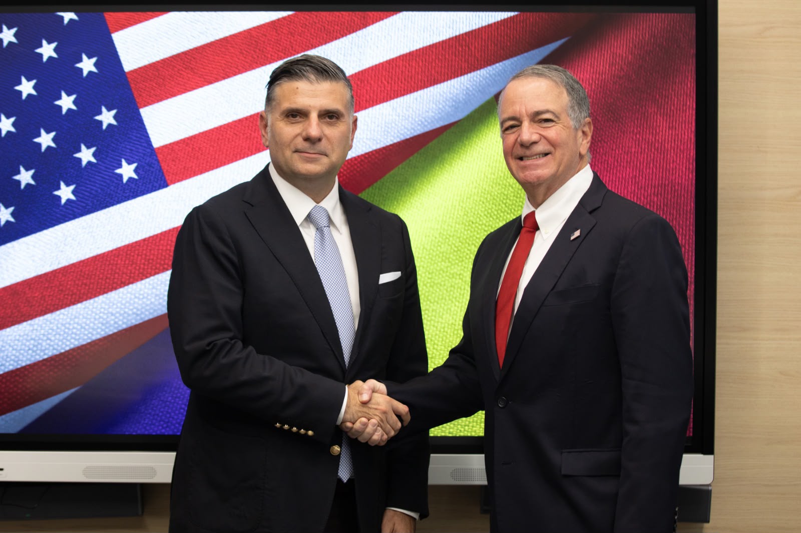 ASF și ambasadorul SUA discută despre reglementarea activelor digitale și cooperarea cu SEC și CFTC