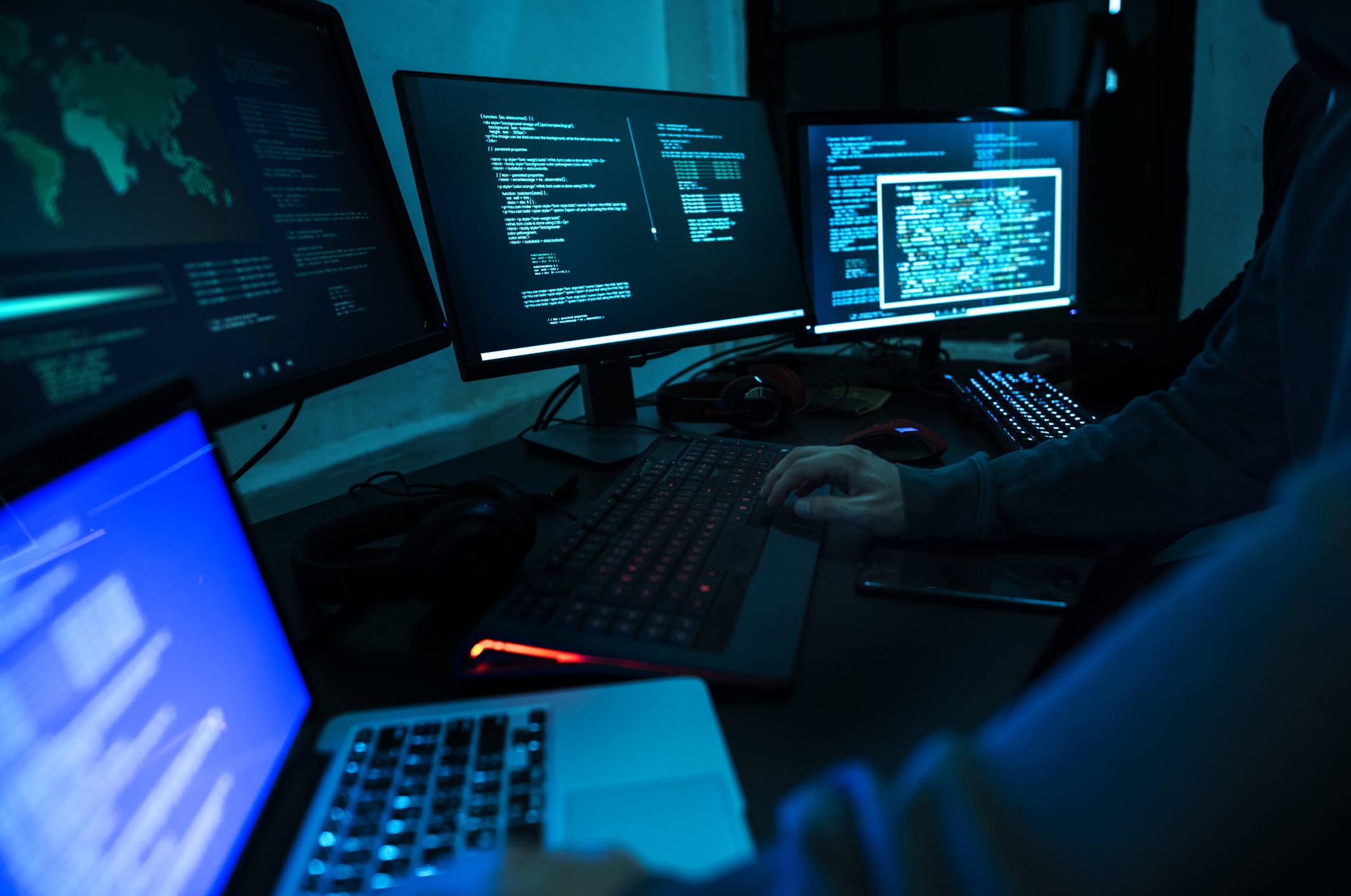 Rețea globală de spionaj prin reclame online din Israel a vizat oficiali UE, NATO și Pentagon