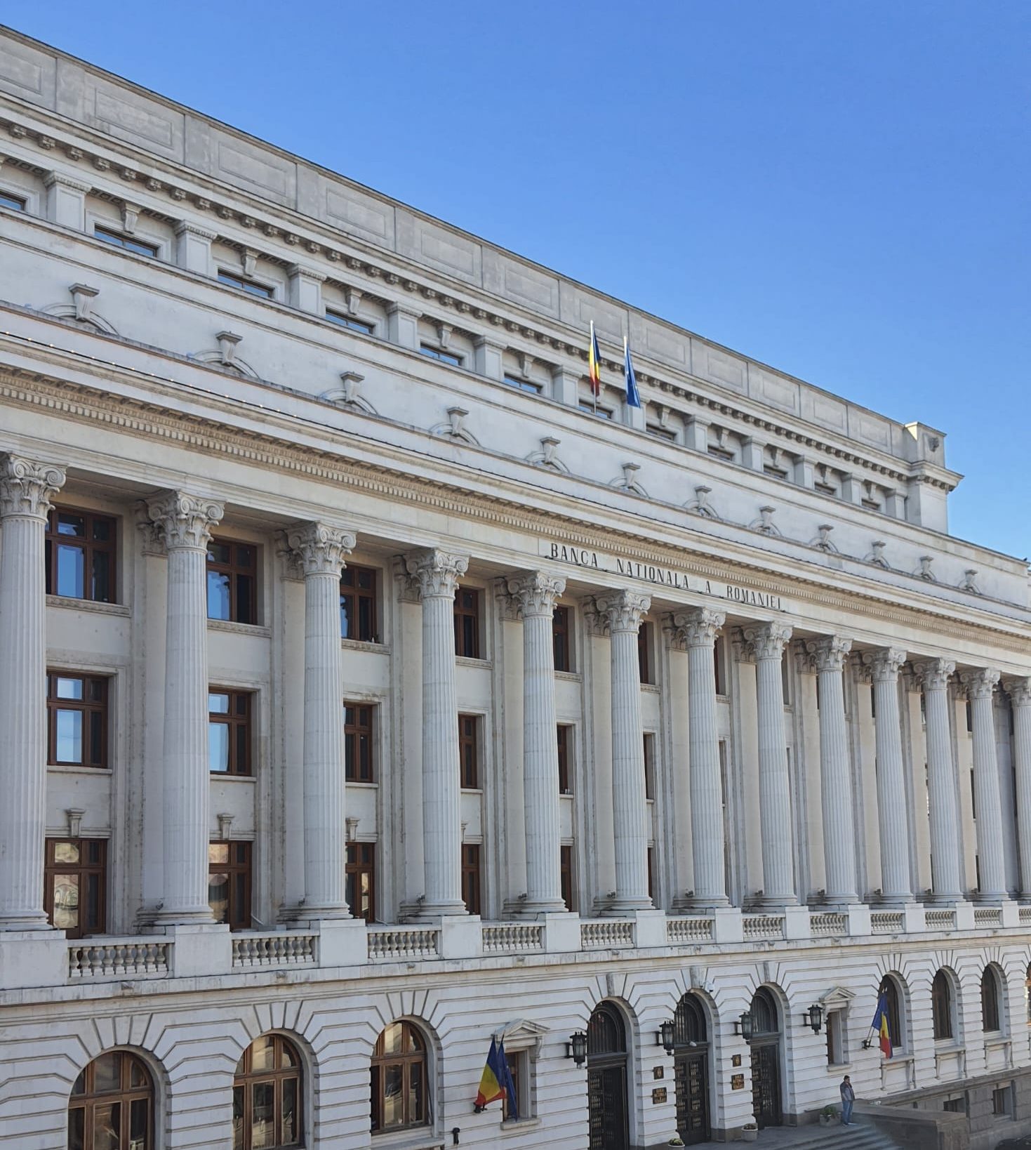 Investițiile străine în România au scăzut cu peste 62%, indică BNR. Datoria externă a ajuns la 238 de miliarde de euro