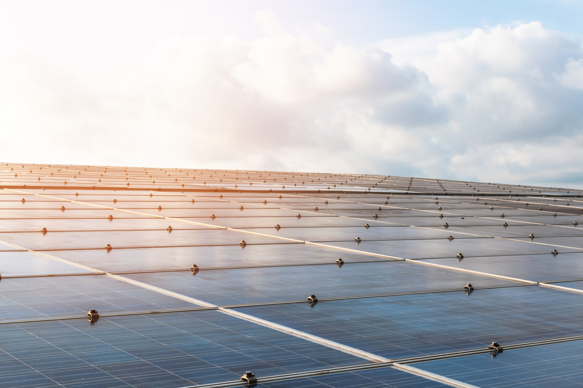 Simtel va construiește o centrală fotovoltaică de 17,5 milioane de euro în Alba Iulia