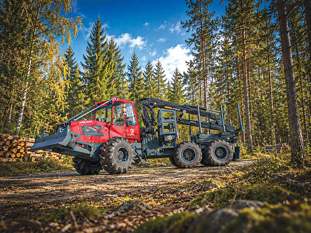 IRUM Reghin lansează la München noul tractor forestier TAF-X Combi, un utilaj multifuncțional de 225 CP