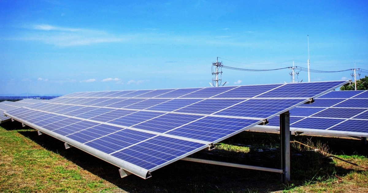China vrea să restricționeze exportul de tehnologii pentru panouri solare pentru a-și proteja poziția globală