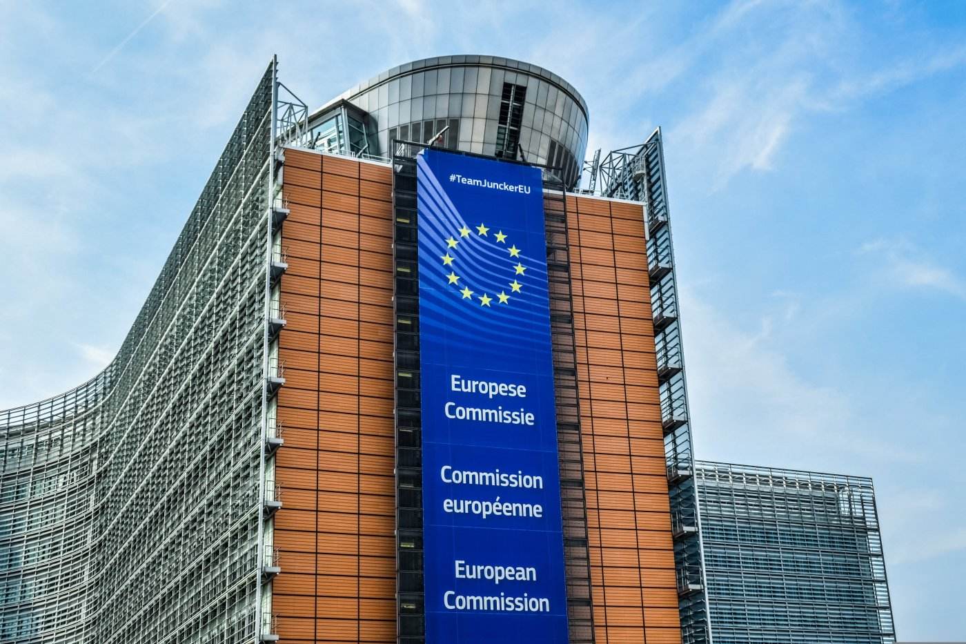 Comisia Europeană alocă 3,4 miliarde euro pentru proiecte de tehnologii curate, inclusiv în România