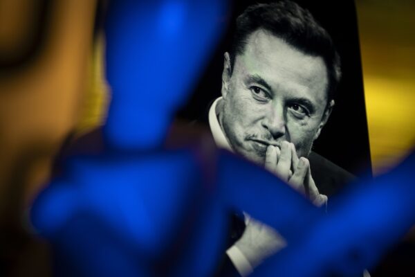 Elon Musk evaluează posibila fuziune între Tesla și SpaceX, o mișcare cu impact istoric asupra piețelor