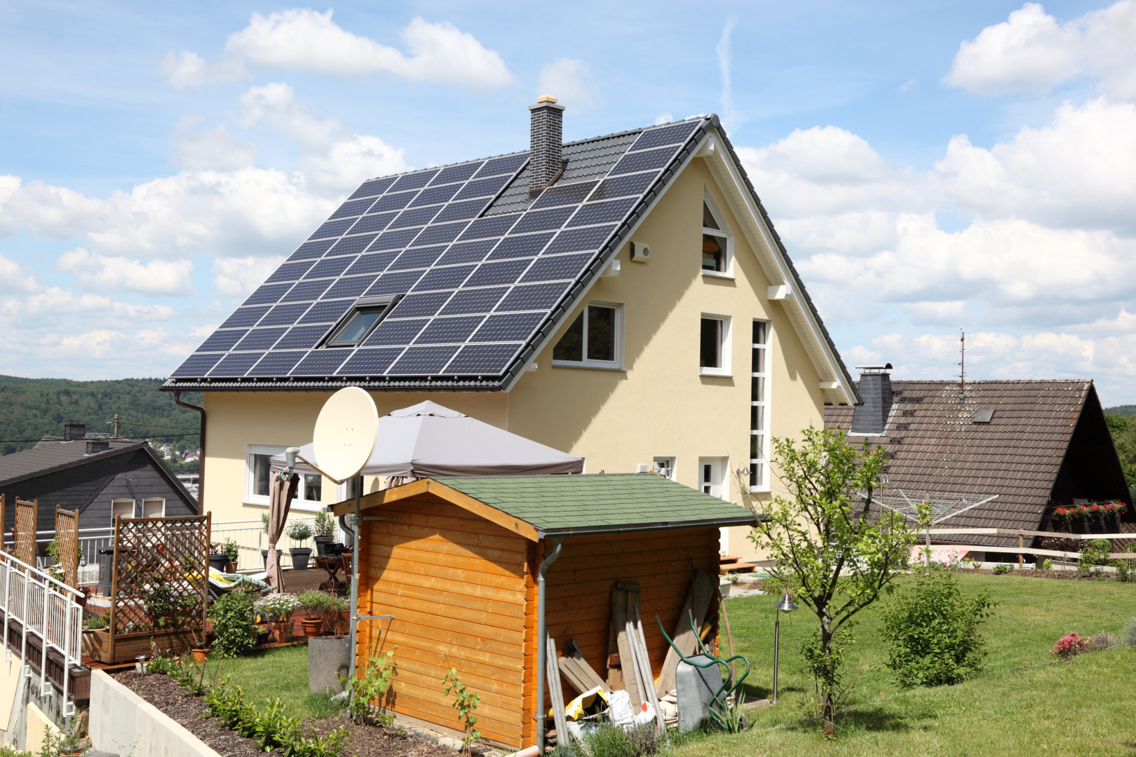 Energia produsă de prosumatori este o sursă ieftină pe piața spot, avertizează APCE