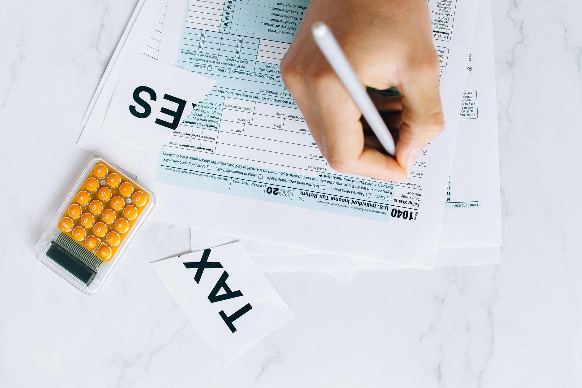 PwC: Spațiul pentru noi majorări de taxe este limitat în încercarea de reducerea deficitului bugetar