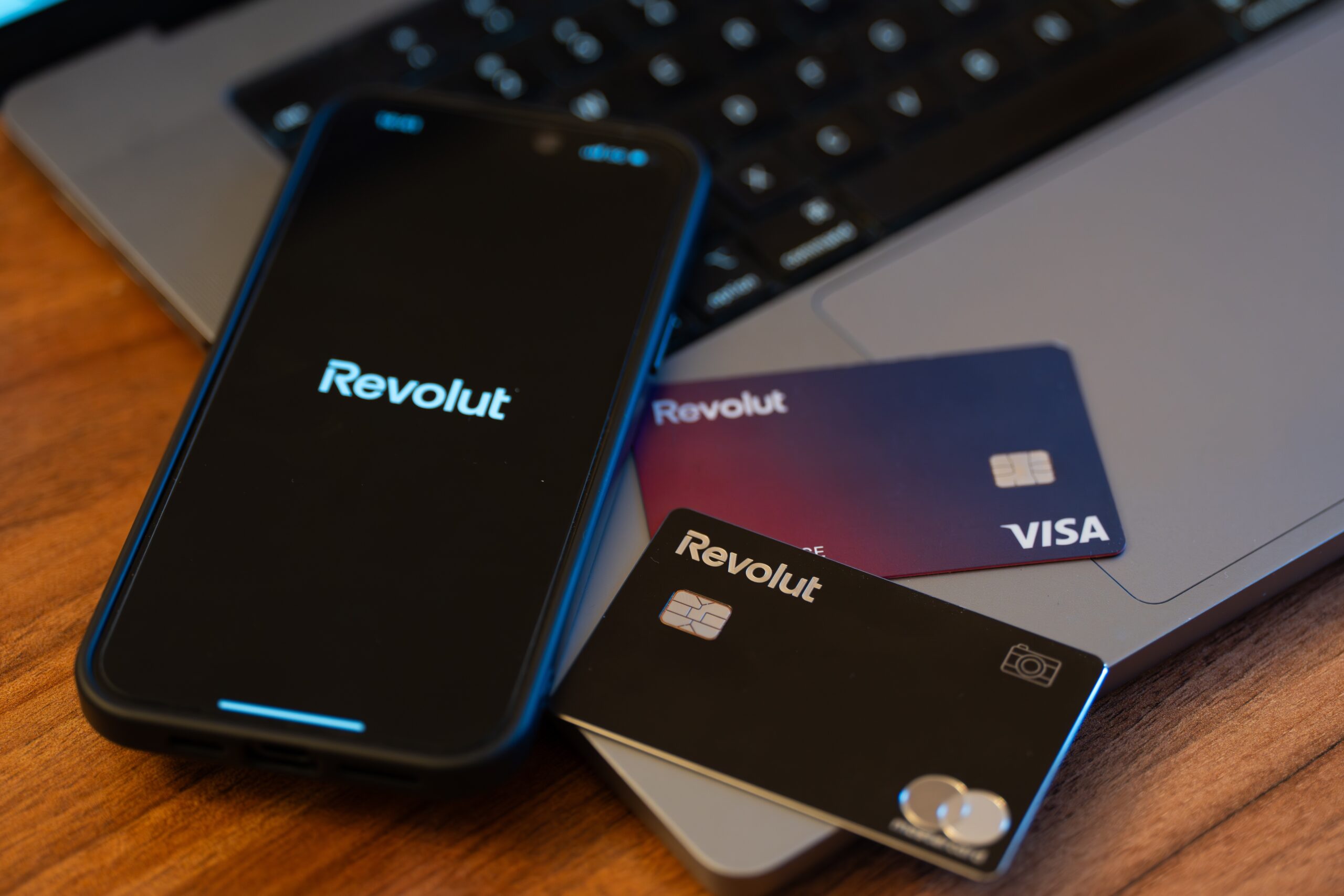 Serviciile Revolut au fost afectate de o defecțiune la Google Cloud, afectând plățile și transferurile