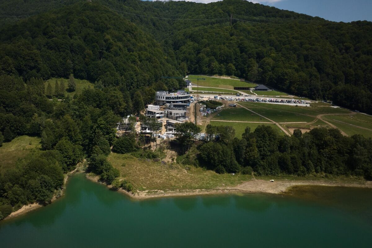 Lebăda Luxury Resort extinde portofoliul cu un nou proiect de lux pe Valea Doftanei