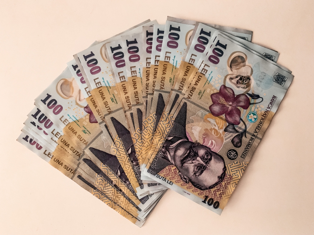 Avertisment după incidentul Revolut: Economistul Christian Năsulea recomandă păstrarea unei rezerve de numerar