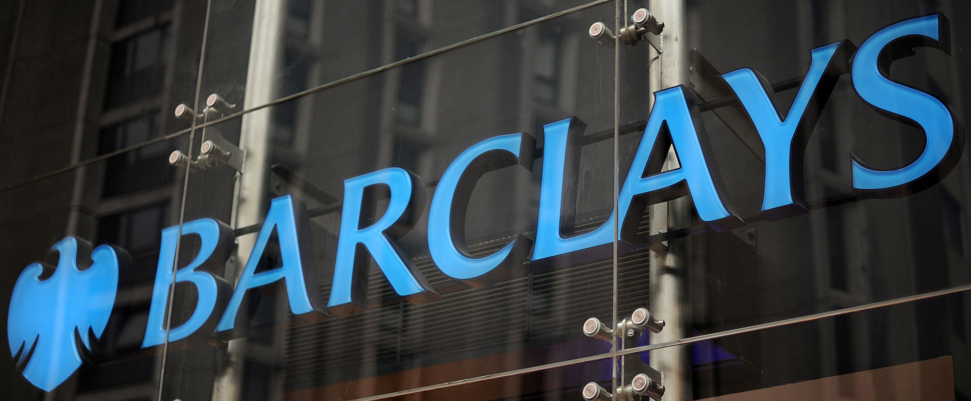 Barclays anunță concedierea a 5.000 de angajați pentru a finanța investițiile în inteligență artificială