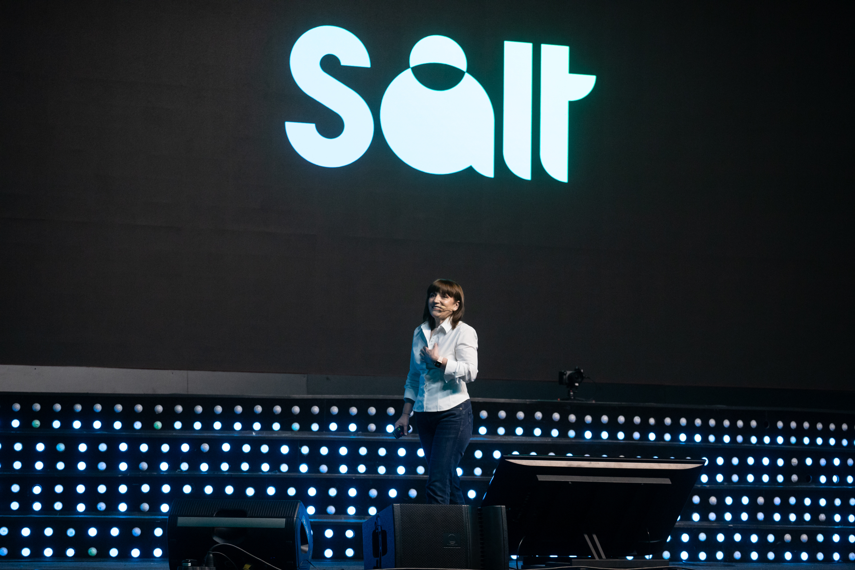 Salt Bank introduce primul card de credit și funcționalitatea de plată în rate pentru achiziții anterioare