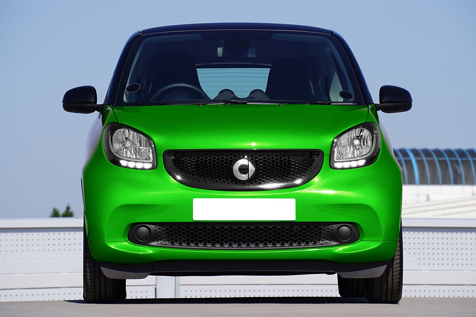 Renault Twingo E-Tech electric debutează în România: prețuri, dotări și comparație cu Dacia Spring