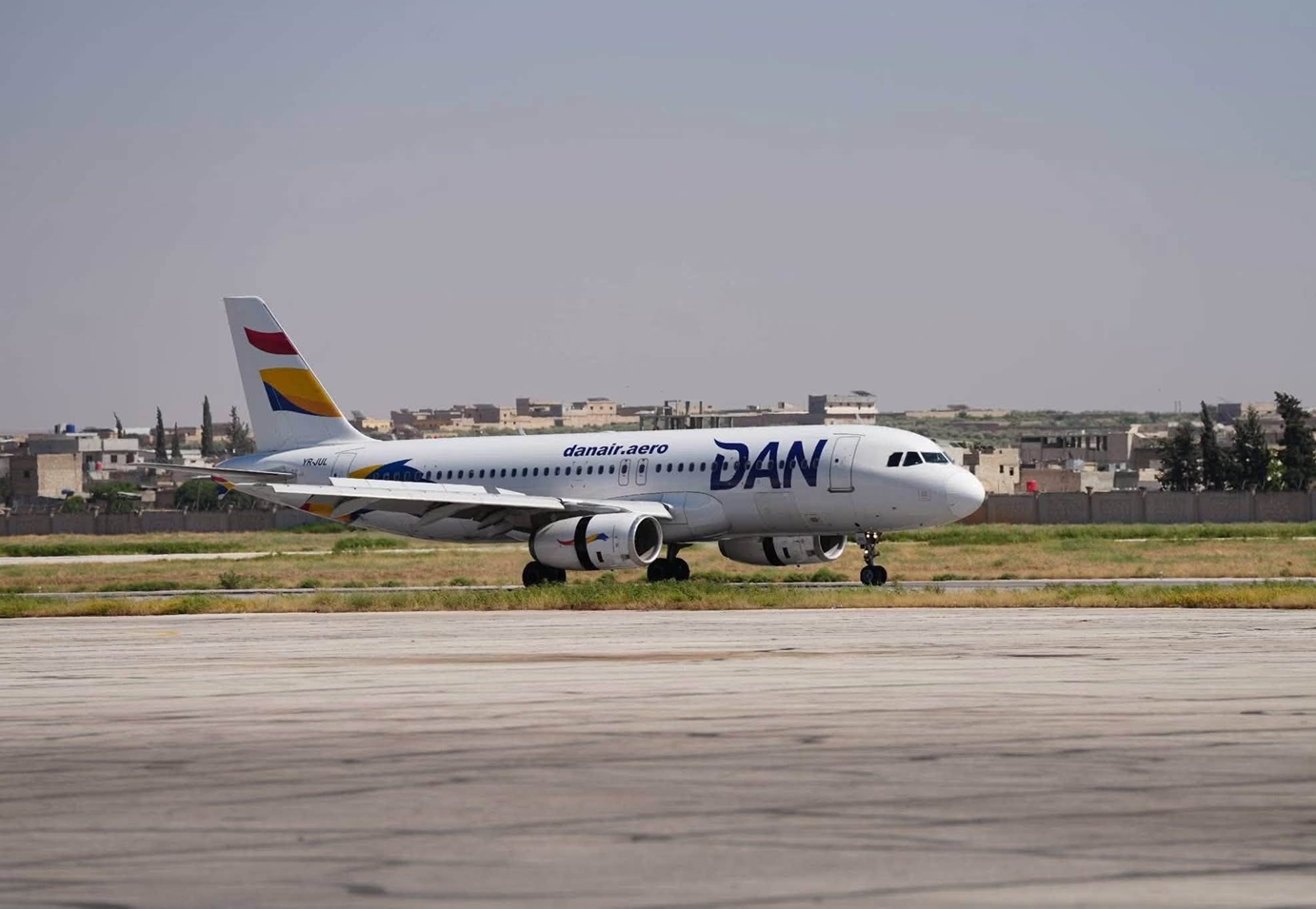 Compania aeriană Dan Air a solicitat intrarea în insolvență: datoria a crescut la peste 126 de milioane de lei