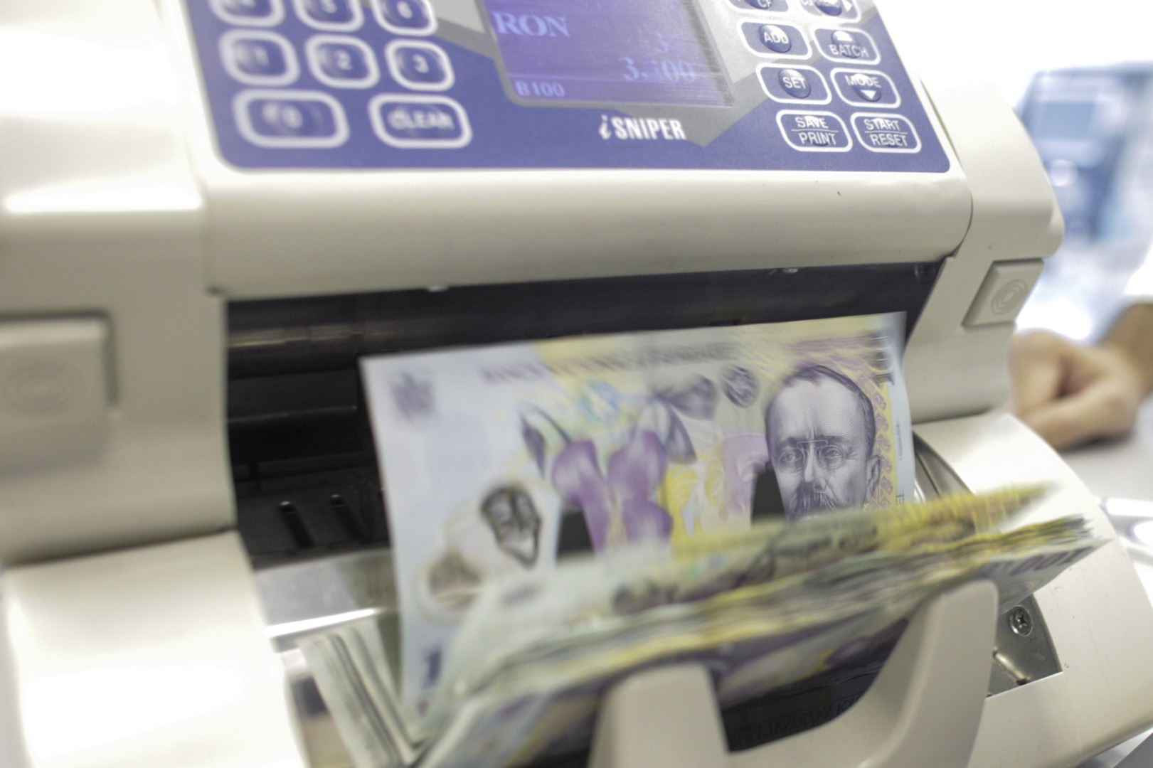 Deficitul trimestrial al României a crescut la 9,2% din PIB în T2 2026, explicat de investiții și PNRR