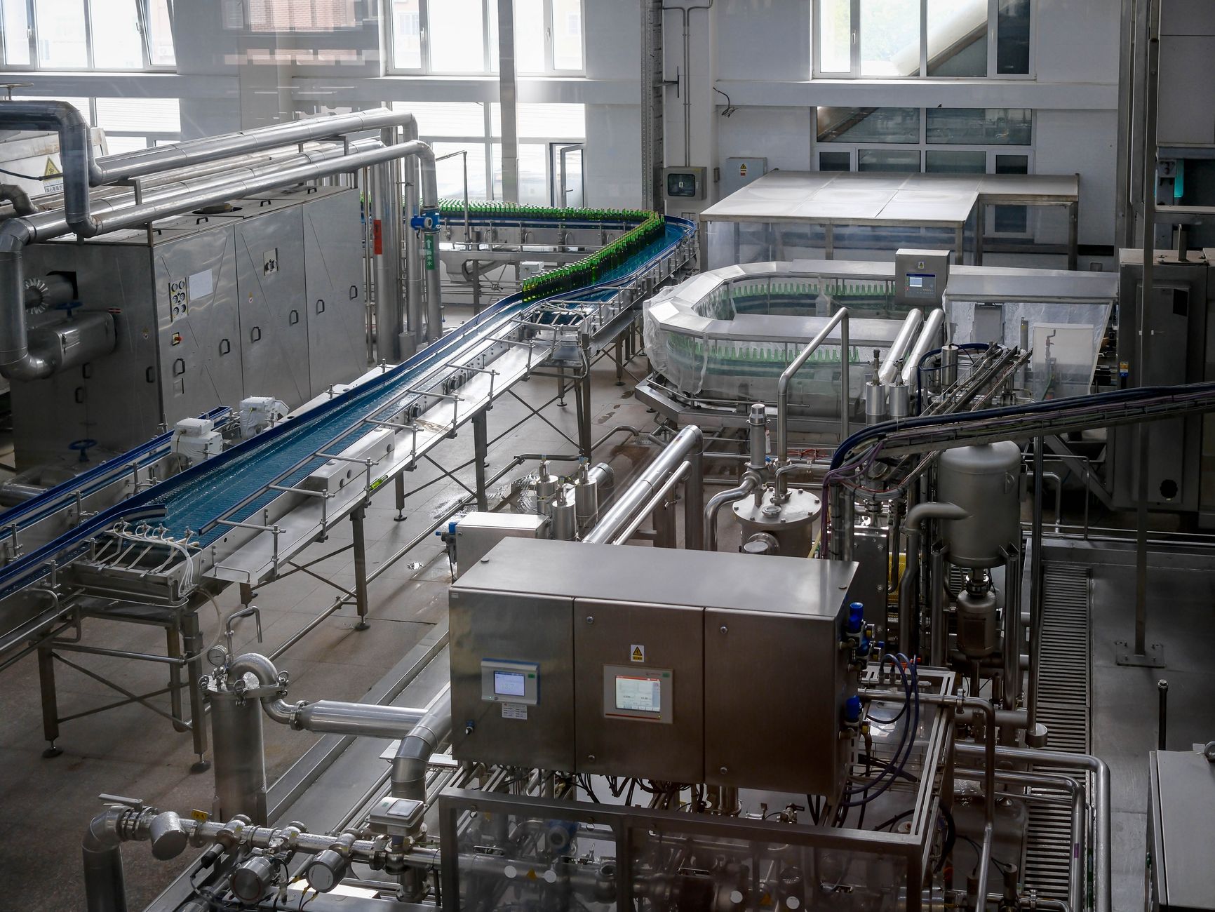 Industria farmaceutică din România: Producătorii locali acoperă un treim dintre consumul de medicamente