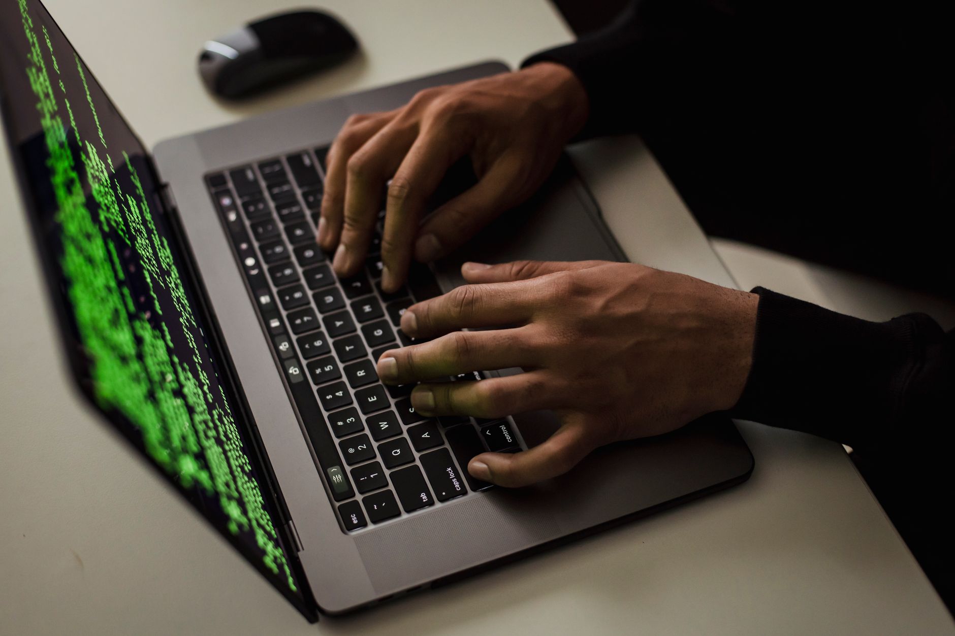 Două breșe critice în PHP pun în pericol milioane de site-uri web din Europa și SUA