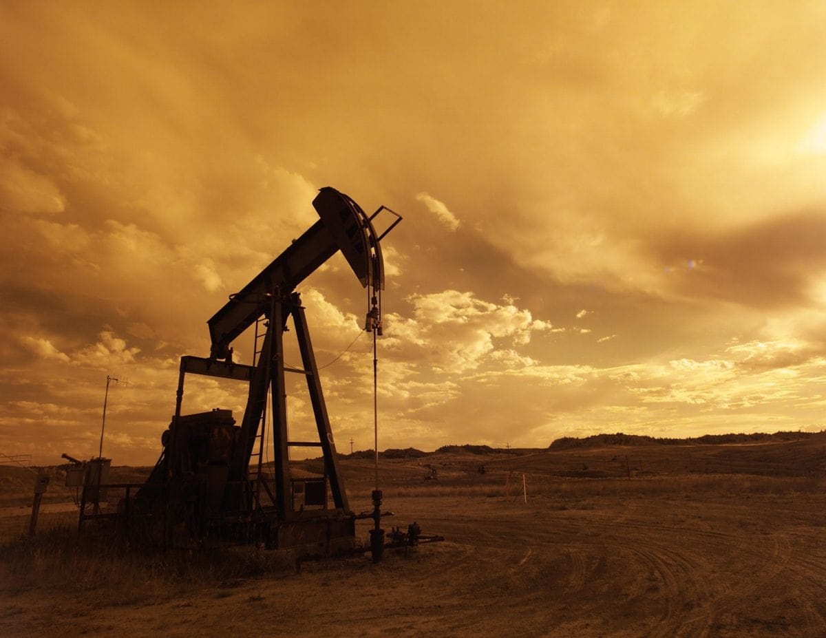 Prețul petrolului Brent a depășit 114 dolari pe baril pe fondul tensiunilor din Orientul Mijlociu