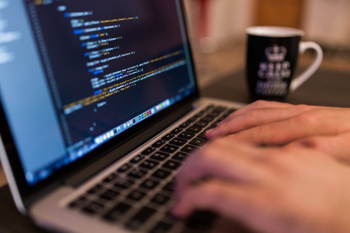 Vulnerabilități critice în PHP: Inteligența Artificială accelerează riscul de atacuri cibernetice