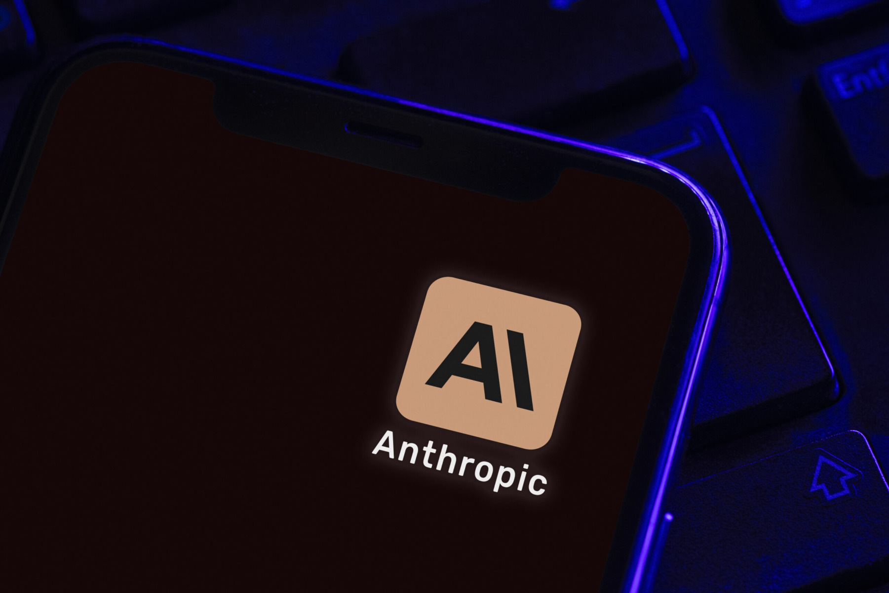 Anthropic este în judecată pentru utilizarea neautorizată a pieselor lui Elvis Presley în antrenarea AI
