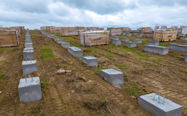 Un parc fotovoltaic de 25 de milioane de lei este construit pe locul unei foste gropi de gunoi din Galați