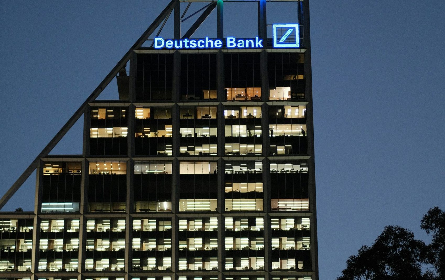 Deutsche Bank raportează profit record pentru al treilea trimestru consecutiv în 2026