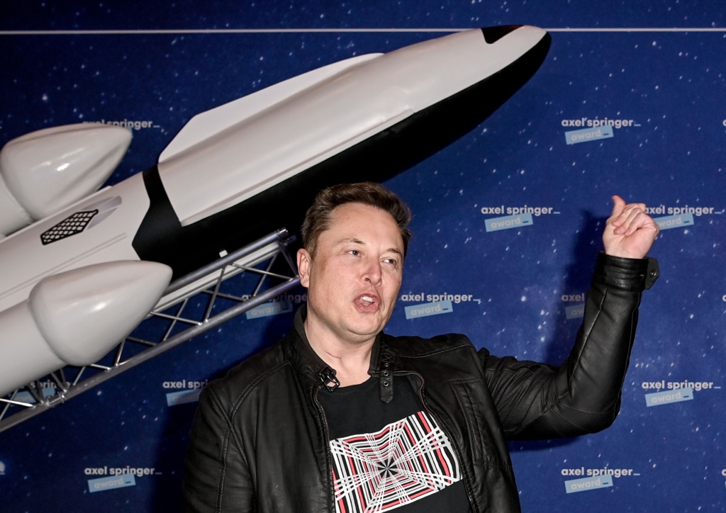 Vladimir Putin l-a numit pe Elon Musk un „geniu adevărat” și a vorbit despre cooperarea spațială cu SUA