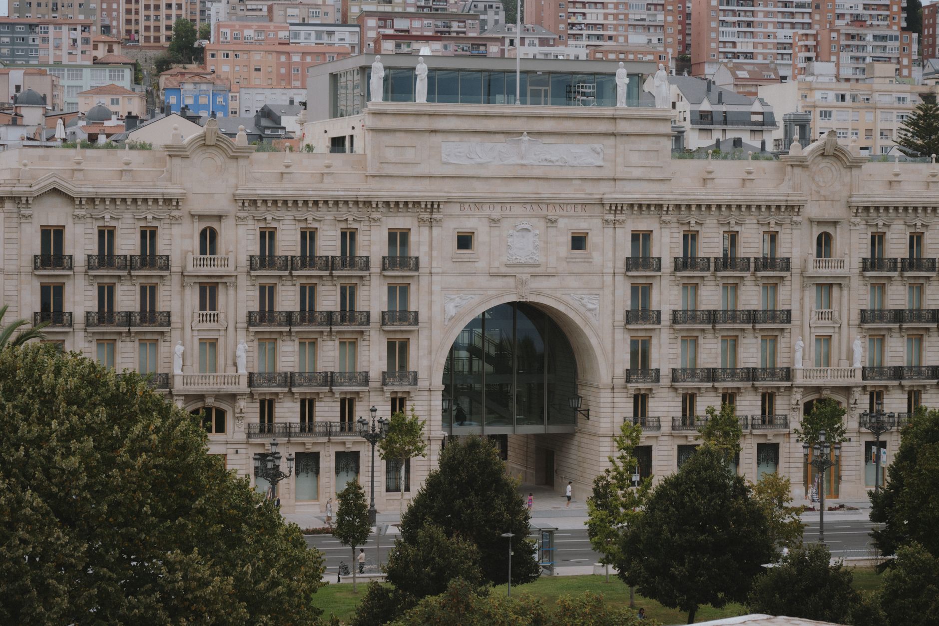 Rezerva Federală menține dobânda neschimbată în contextul creșterii inflației în SUA