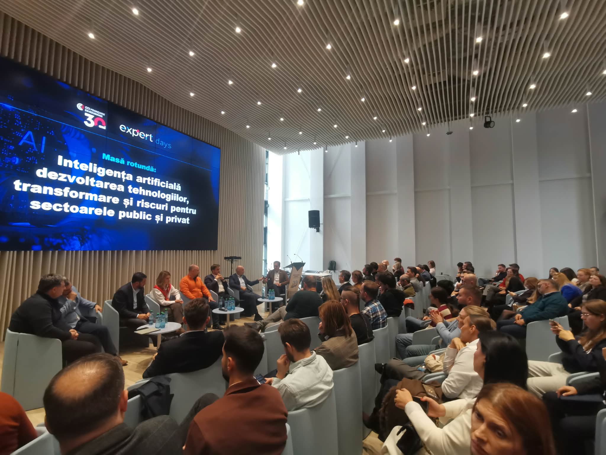 Impactul inteligenței artificiale asupra pieței muncii: oportunități și riscuri pentru angajați