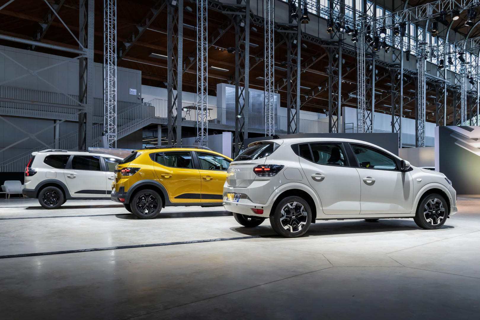 Vânzările Dacia au scăzut cu 9,7% în primele nouă luni ale anului 2026