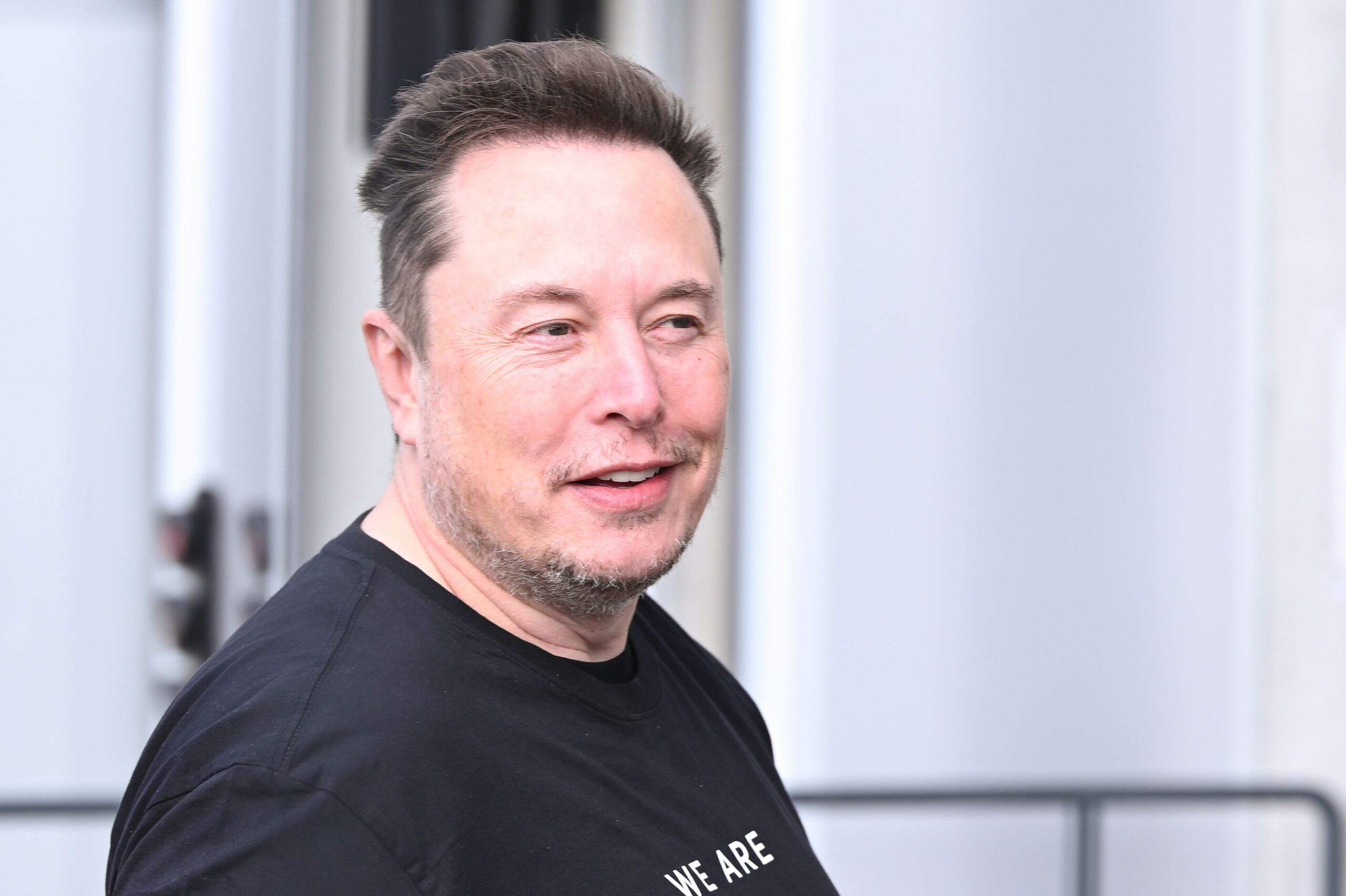 Vladimir Putin îl califică pe Elon Musk drept un geniu în contextul tehnologiei de sateliți SpaceX