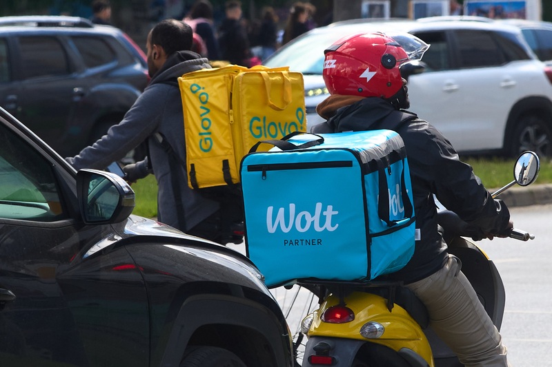 DoorDash achiziționează platforma Instacart pentru aproximativ 17 miliarde de dolari