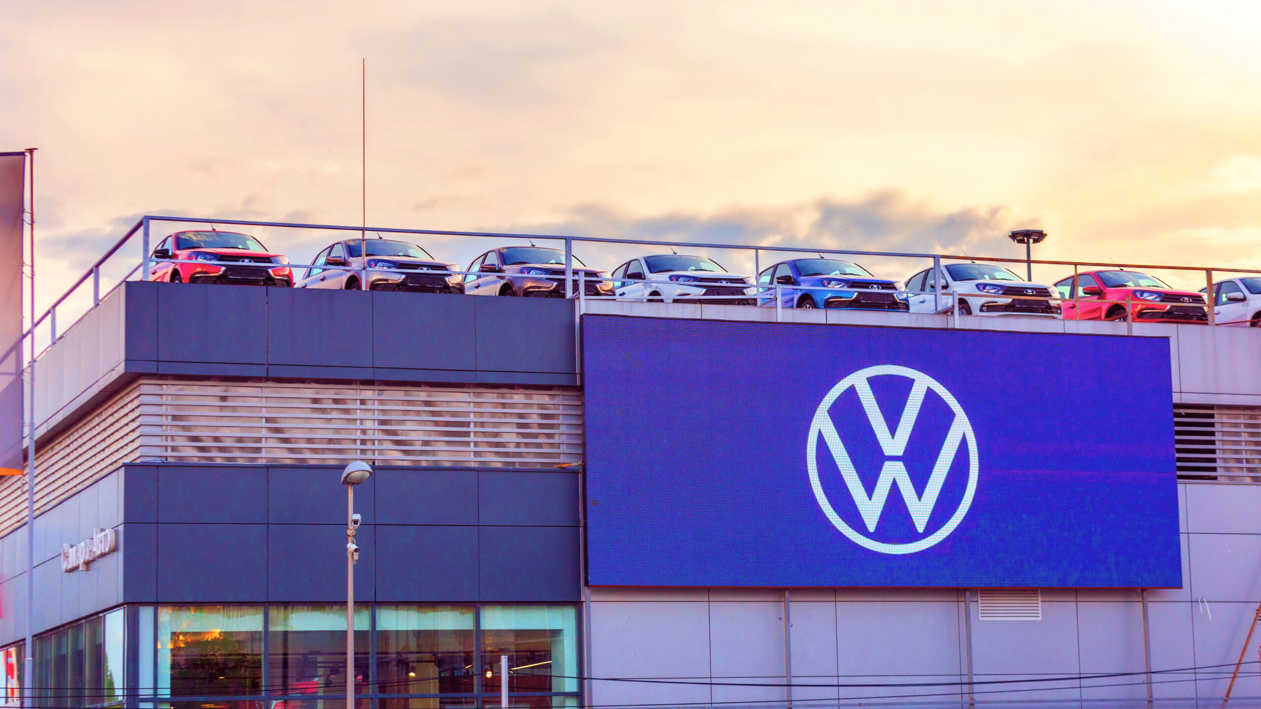 Volkswagen înregistrează pierderi masive de 5,9 miliarde de euro și pregătește 100.000 de concedieri