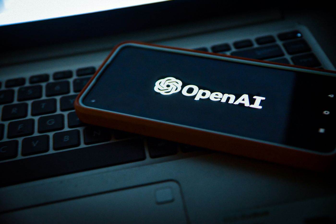OpenAI anulează lansarea modelului GPT-6.1 Astra din cauza dificultăților de control și aliniere