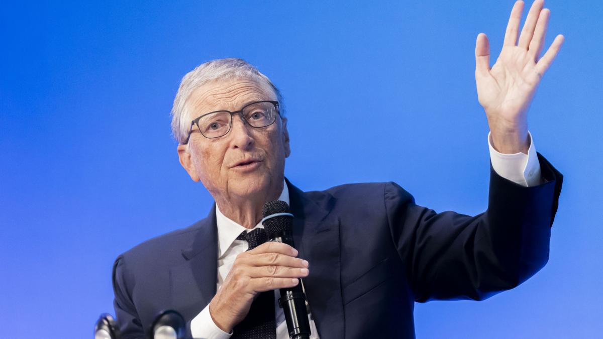 Bill Gates avertizează: Inteligența artificială ar putea cauza un miliard de decese fără reglementări