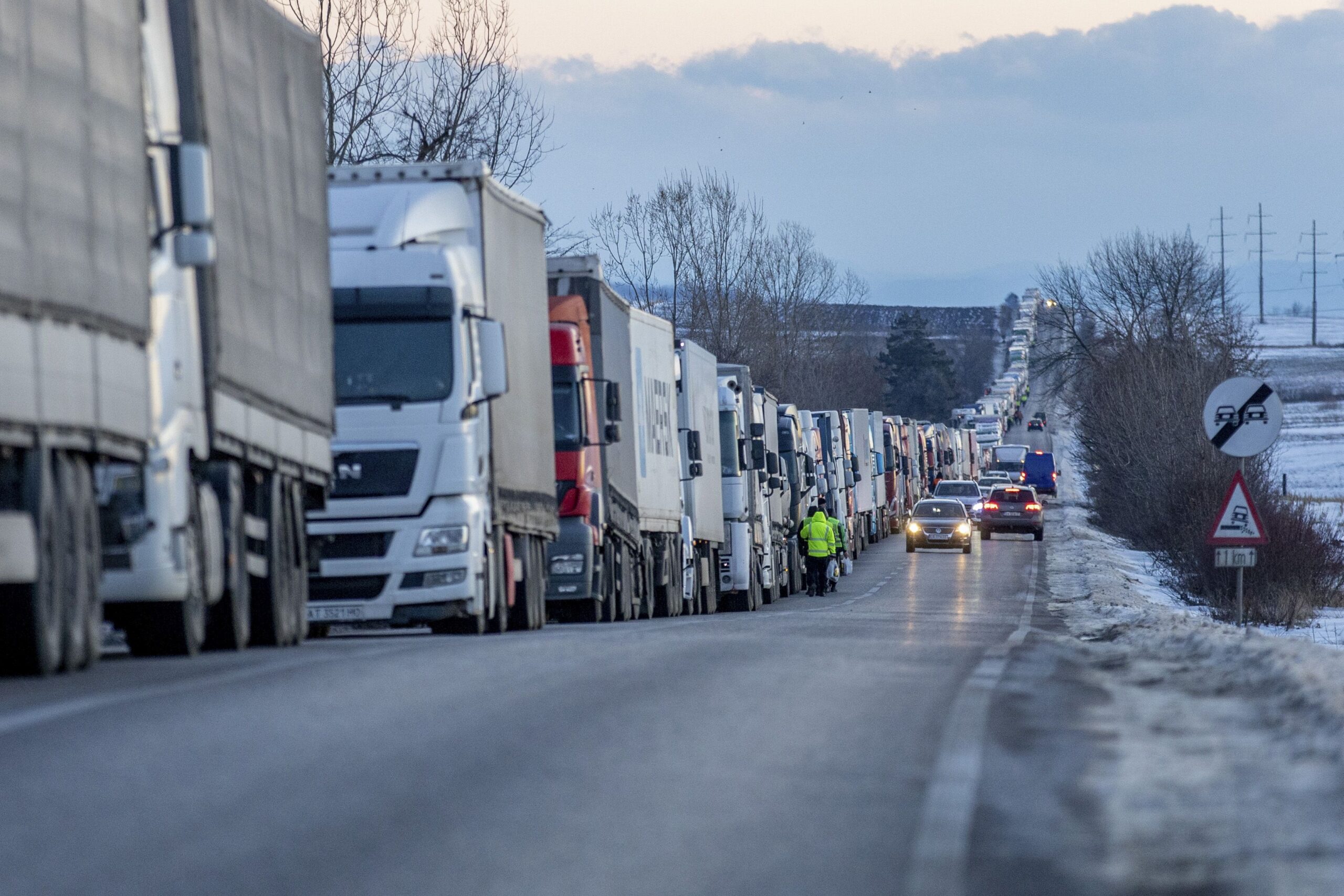 Noul sistem de taxare TollRo intră în vigoare în condiții de erori tehnice și lipsă de reglementări