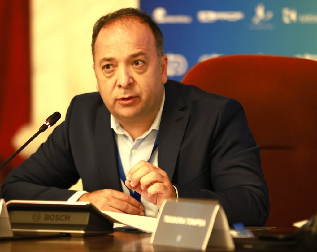 Adrian Negrescu: România are nevoie de un guvern care să asigure reducerea deficitului bugetar