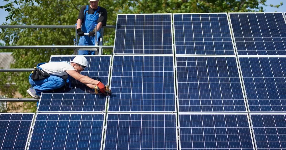 Proiect masiv de energie solară în Arad: ar putea fi cel mai mare parc fotovoltaic din Uniunea Europeană