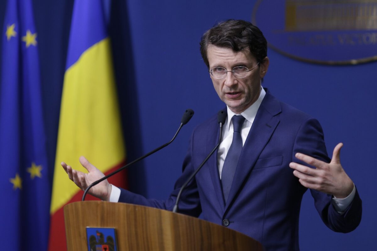 Deprecierea leului în fața euro: BNR acceptă volatilitatea cursului din cauza crizei politice
