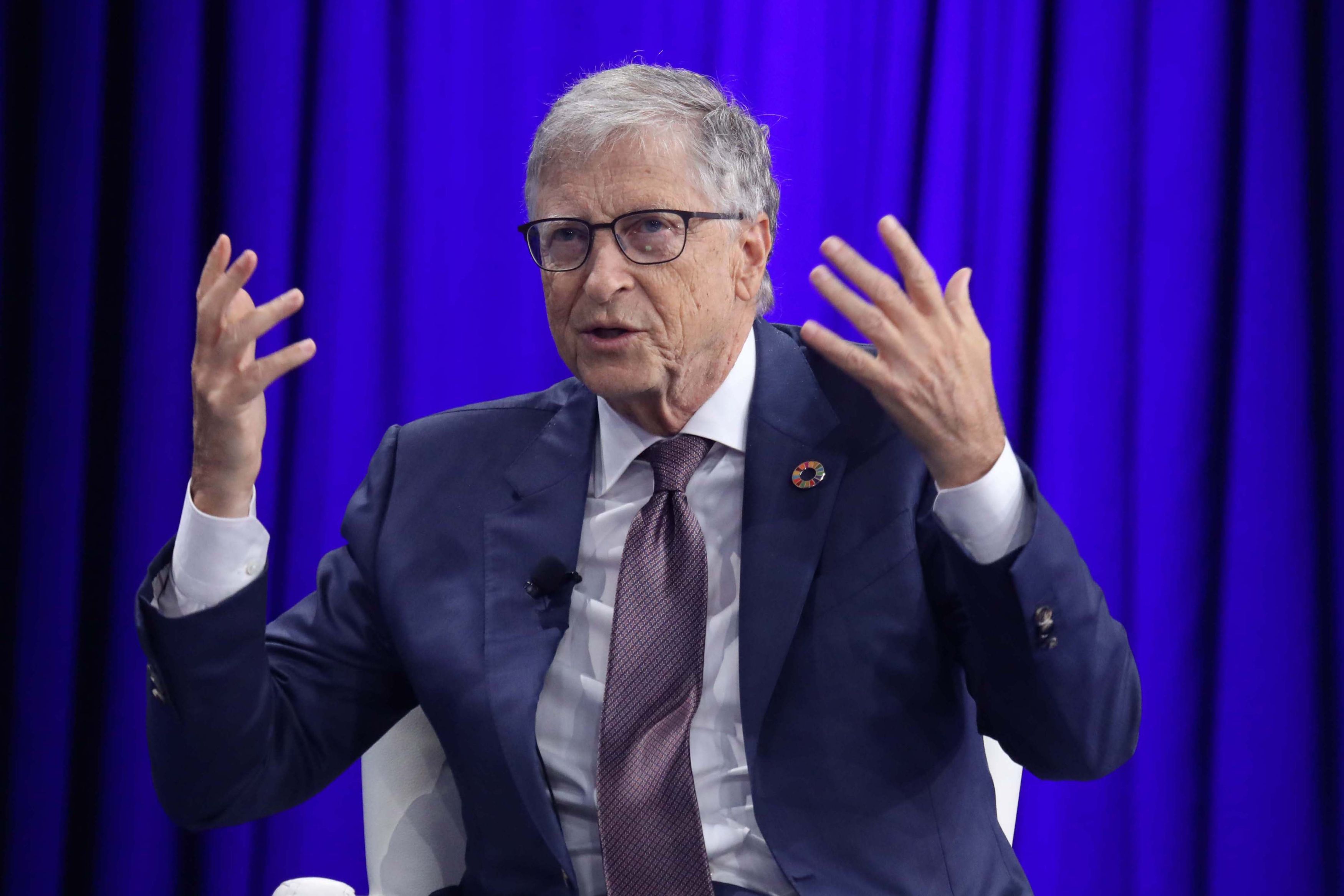 Bill Gates avertizează: Inteligența artificială este mai periculoasă decât armele nucleare