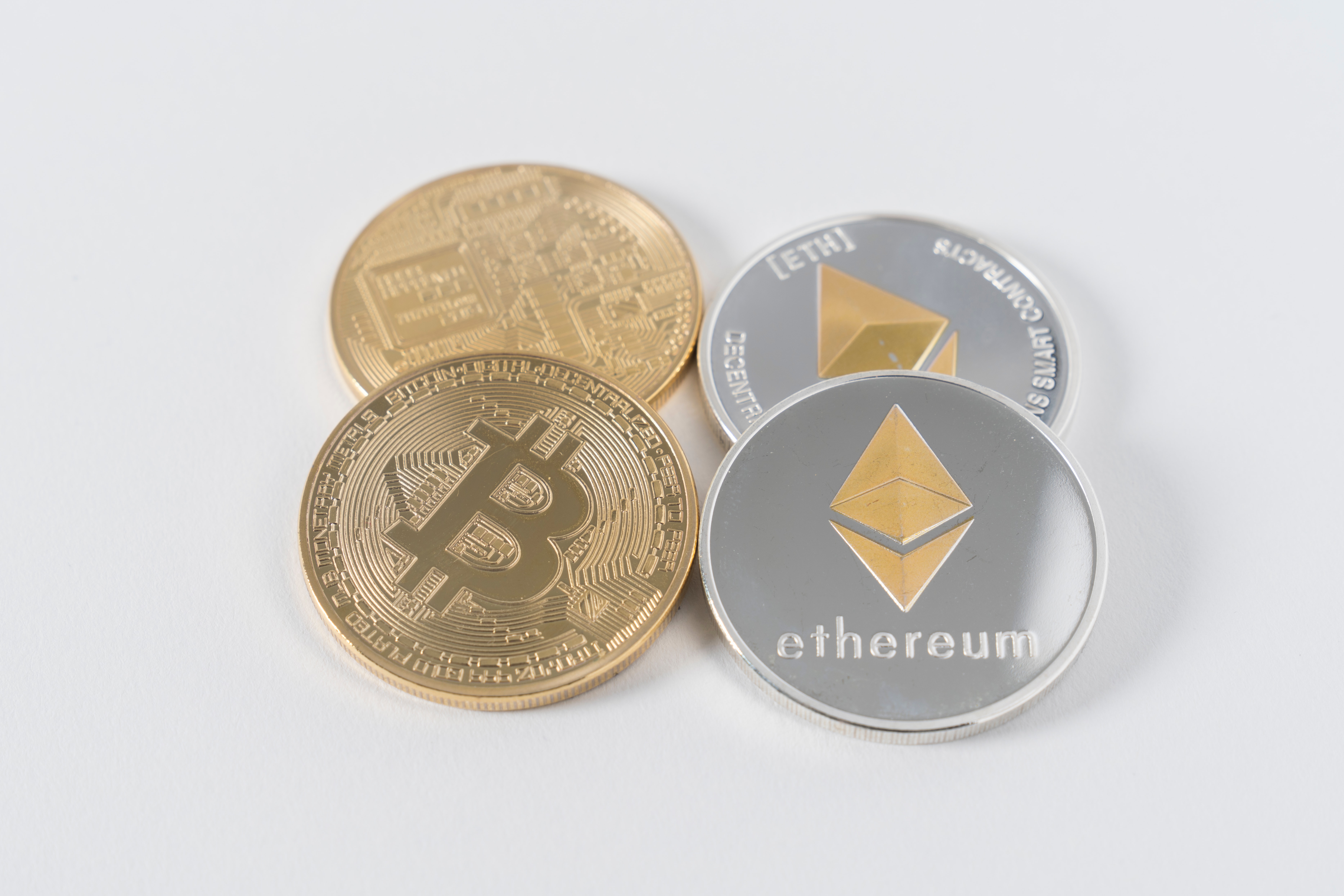 SEC propune noi reguli pentru permiterea deținerii de criptomonede de către fonduri și administratorii de investiții