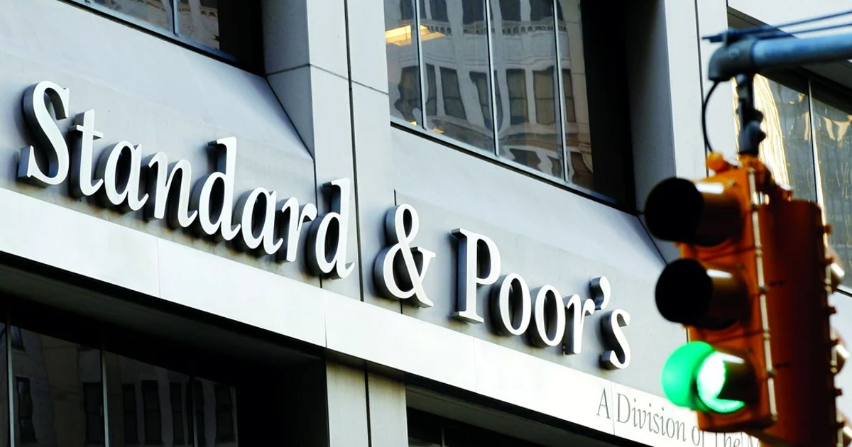 S&P Global revizuiește ratingul României într-un context de criză politică și presiune fiscală