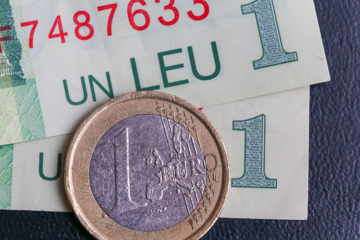 Euro a atins un nivel record în fața leului: cursul BNR a ajuns la 5,3447 lei/euro