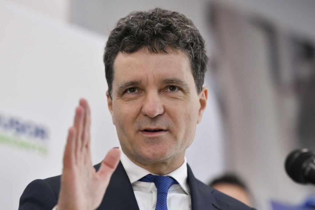 Nicușor Dan se întâlnește cu noua șefă OMV pentru rezolvarea unor acorduri nefinalizate cu statul