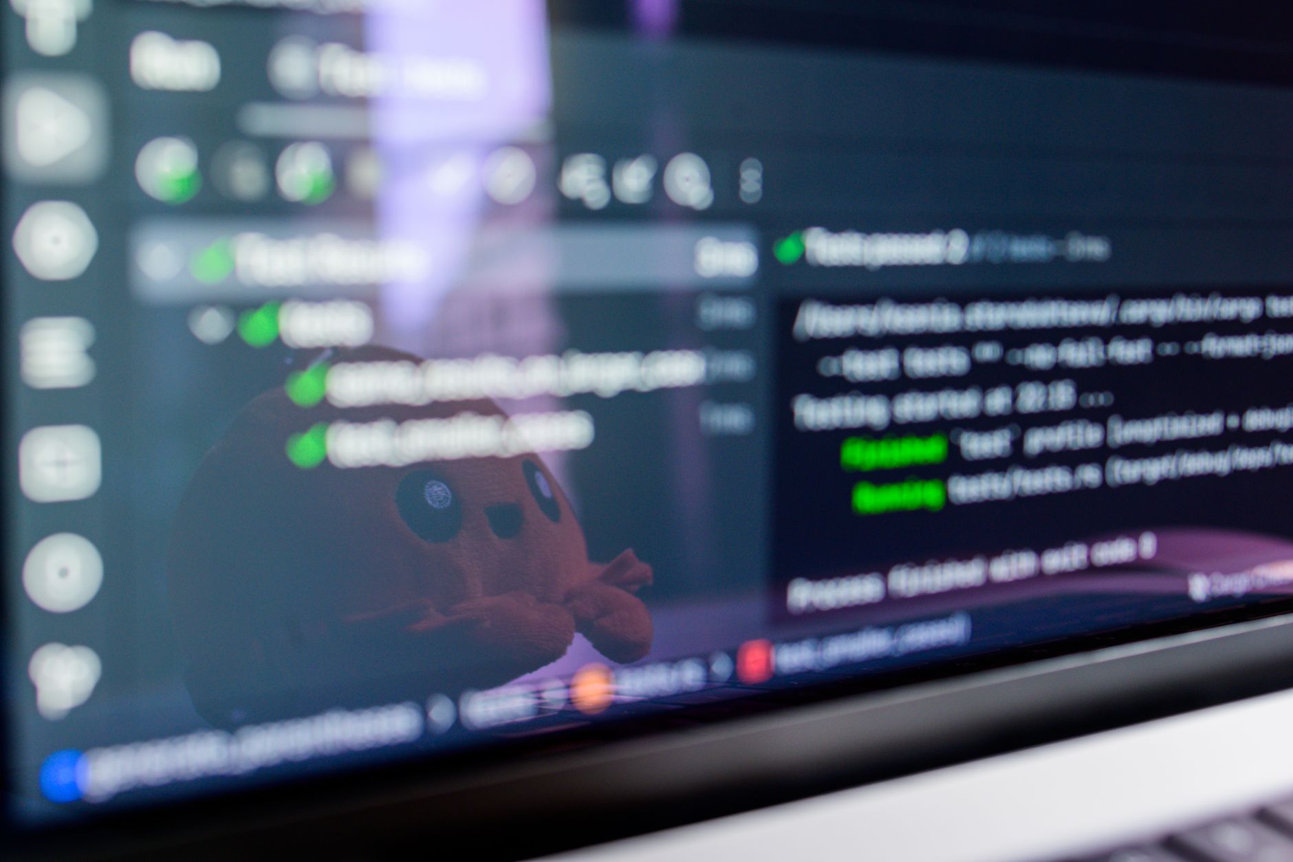 Explozie de imagini generate de AI cu abuzuri asupra copiilor; numărul a crescut cu 40% față de 2025
