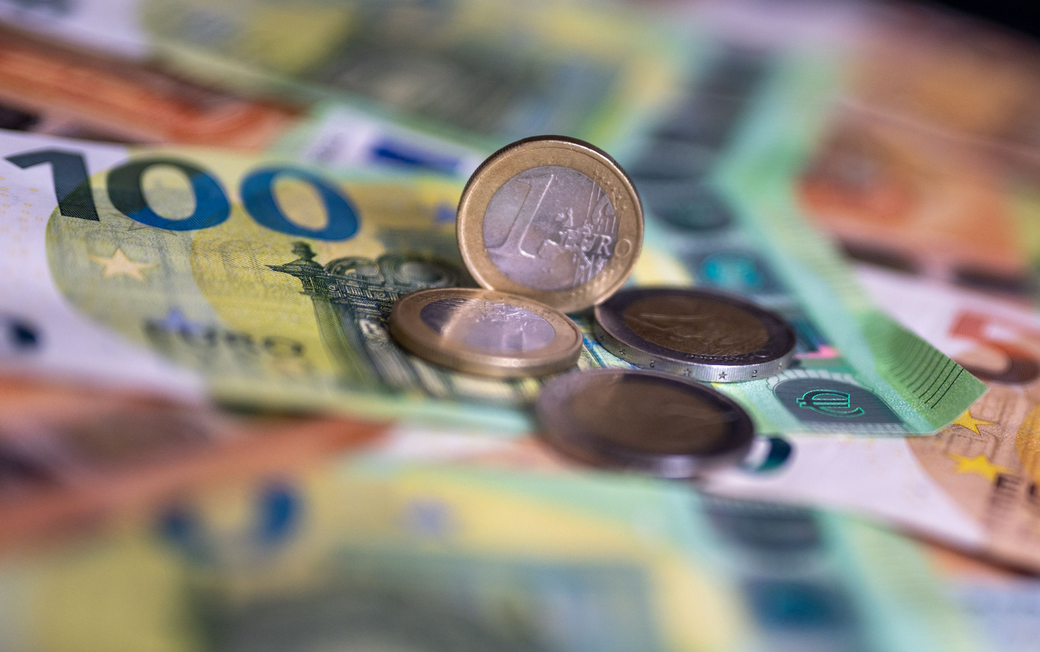 Dividendele sectorului financiar și al asigurărilor au depășit 1,4 mld. euro în anul 2025