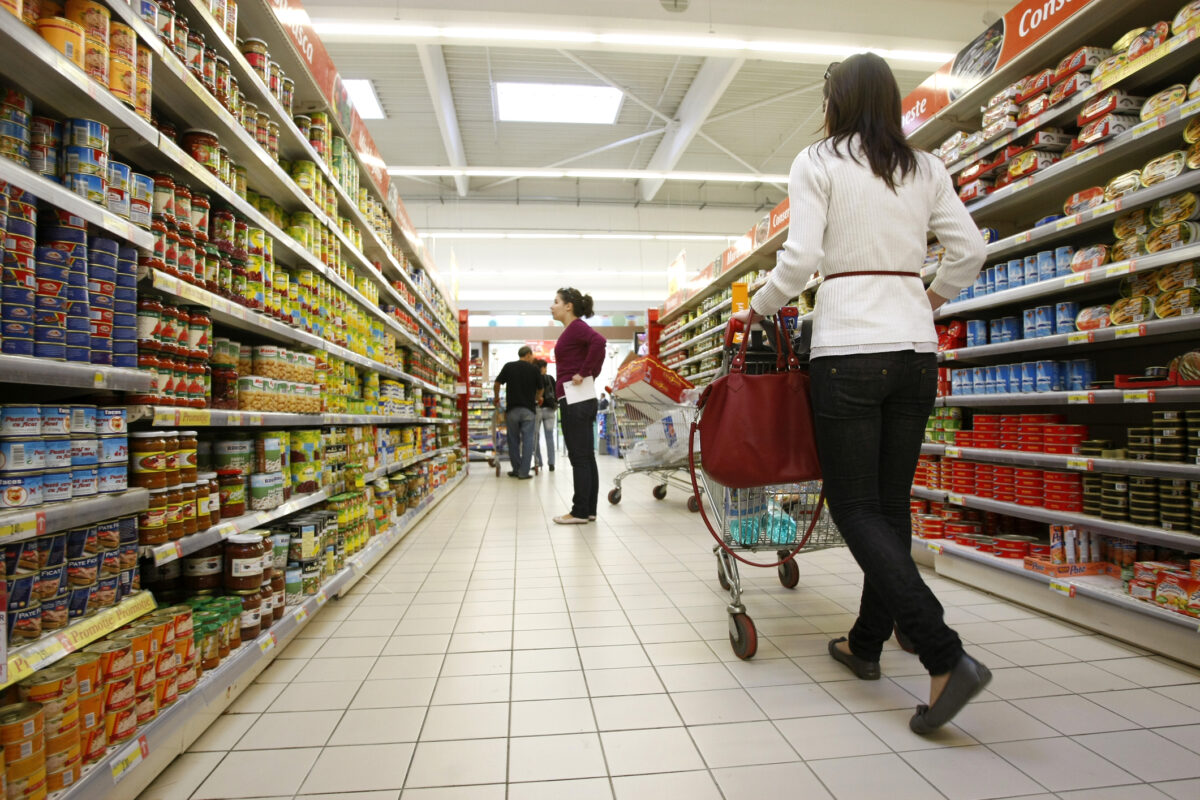 Consumul în comerțul cu amănuntul a scăzut cu peste 5% în primele opt luni ale anului 2026