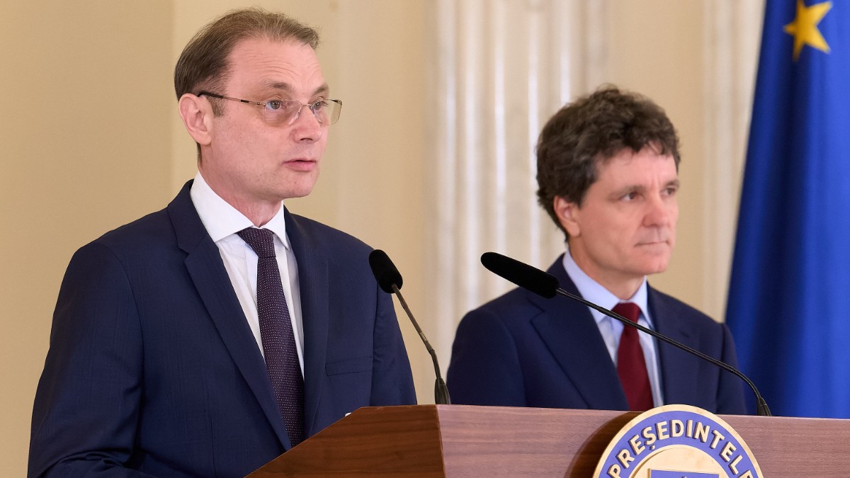 Cursul euro a atins un nou record de 5,35 lei după desemnarea lui Luca Niculescu ca premier